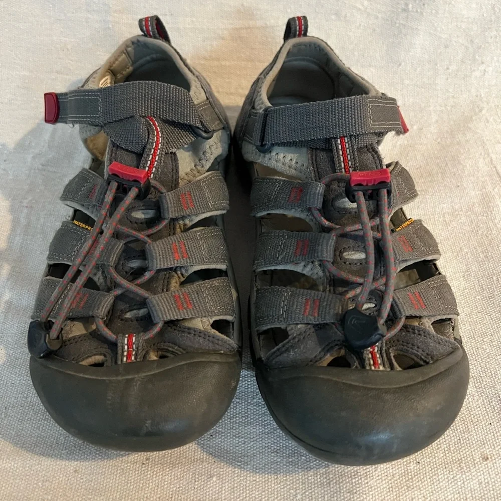 Boys Keen Blue Waterproof Water Shoes Boys Size 5